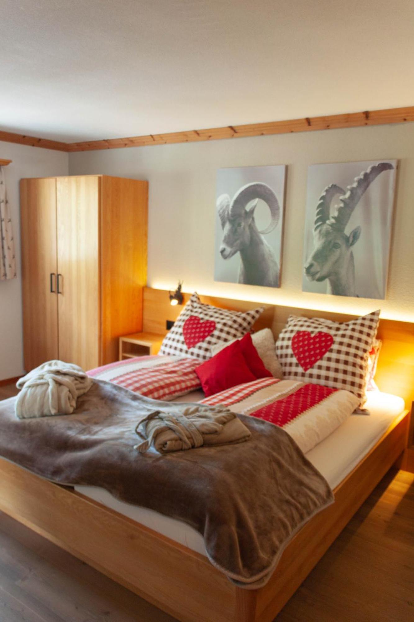 Hotel Madrisajoch Saint Antonien Bagian luar foto