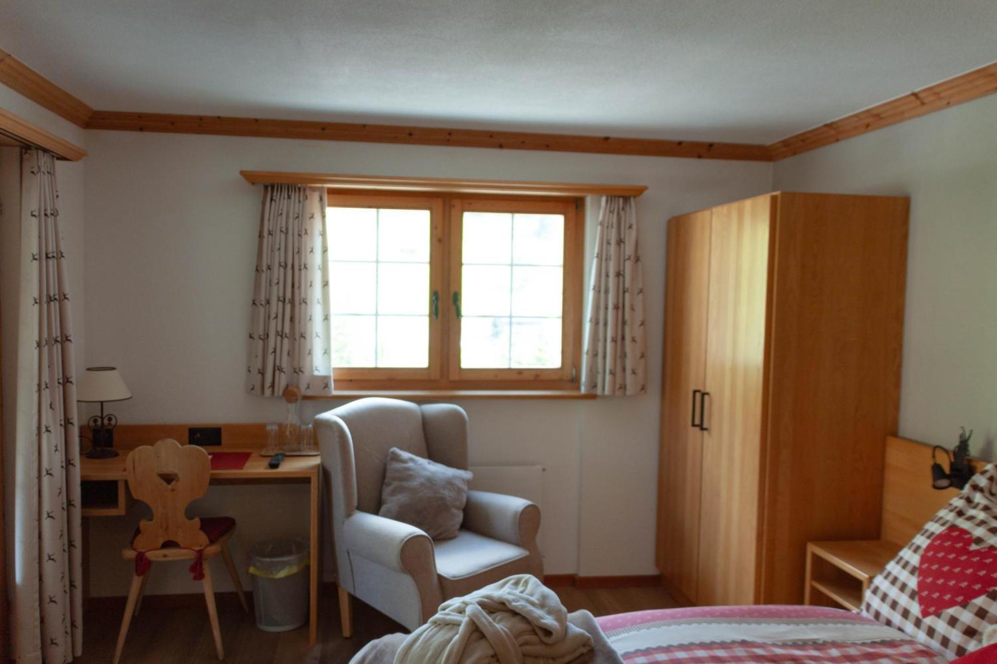 Hotel Madrisajoch Saint Antonien Bagian luar foto