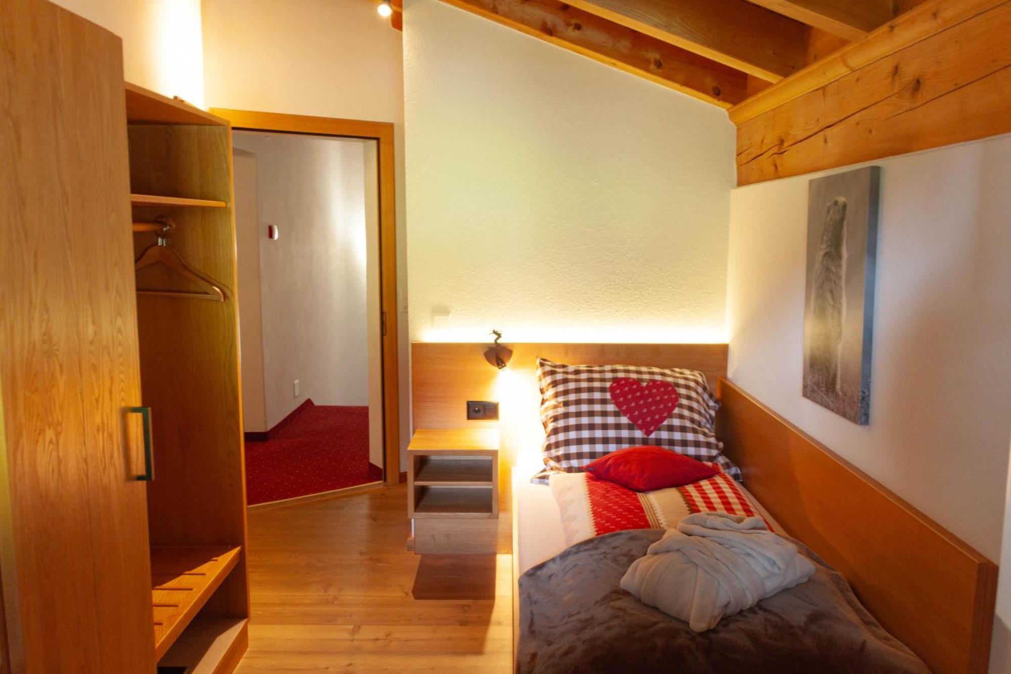 Hotel Madrisajoch Saint Antonien Bagian luar foto