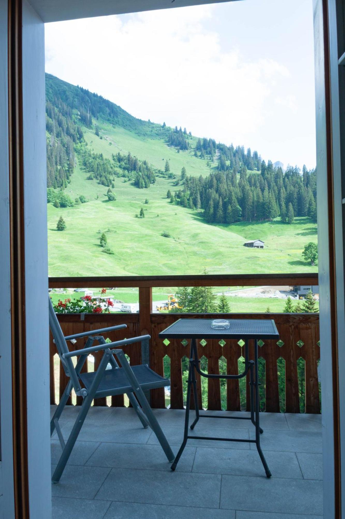 Hotel Madrisajoch Saint Antonien Bagian luar foto