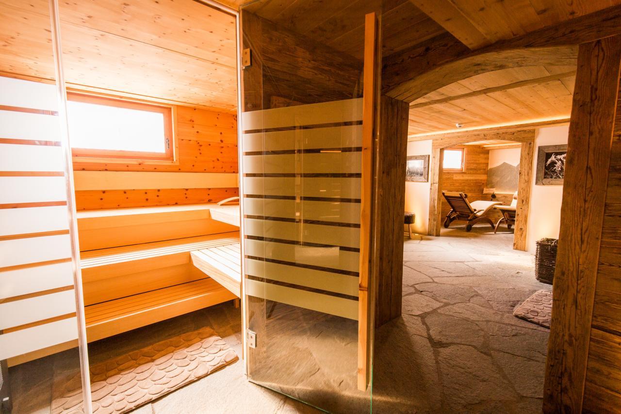 Hotel Madrisajoch Saint Antonien Bagian luar foto