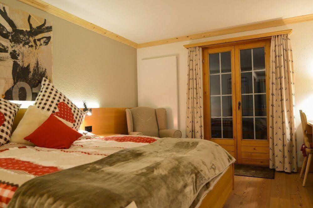 Hotel Madrisajoch Saint Antonien Bagian luar foto