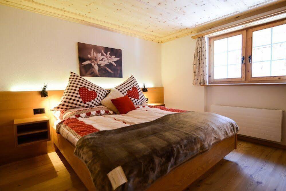 Hotel Madrisajoch Saint Antonien Bagian luar foto